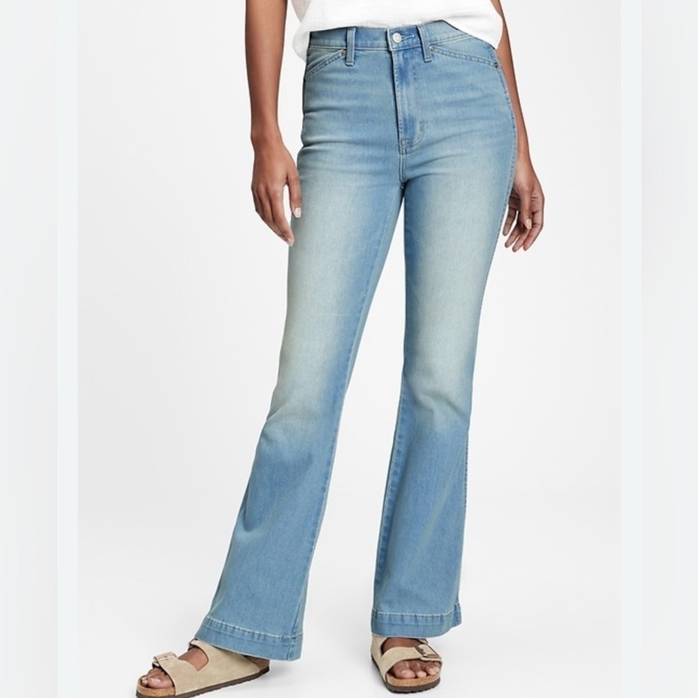 Gap Flare Jeans Light Wash Women’s Size 6/28